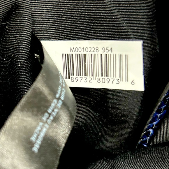 Marc Jacobs Authentic Large Blue/Black Python Embossed Leather Embellished Tote - Picture 13 of 15